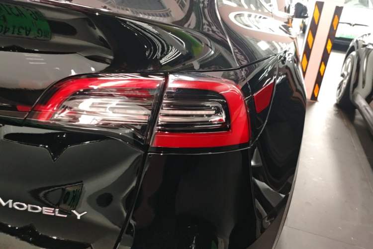 Used Tesla Model Y 2022 Revised Version Rear-Wheel Drive Right Rear Taillight