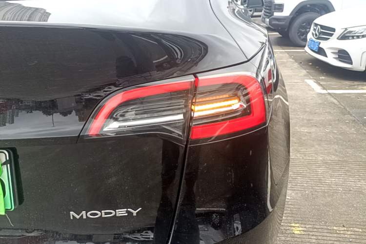 Used Tesla Model Y 2022 Revised Version Rear-Wheel Drive Right Rear Taillight