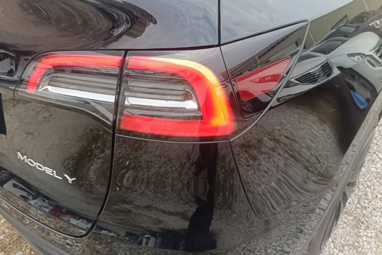 Used Tesla Model Y 2022 Revised Version Rear-Wheel Drive Right Rear Taillight