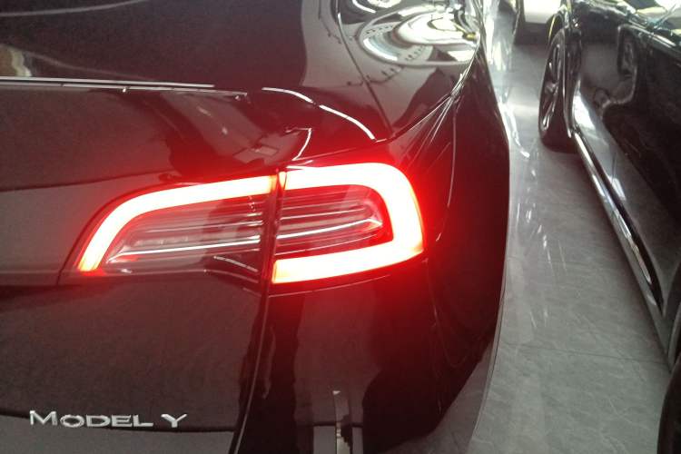 Used Tesla Model Y 2022 Revised Version Rear-Wheel Drive Right Rear Taillight