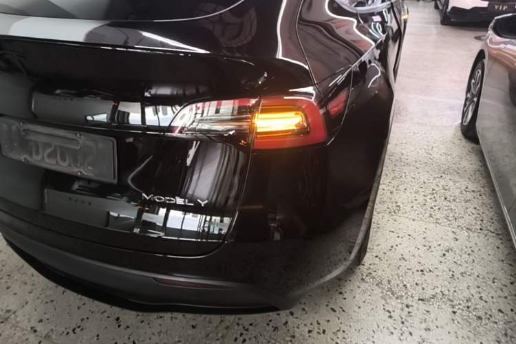 Used Tesla Model Y 2022 Revised Version Rear-Wheel Drive Right Rear Taillight