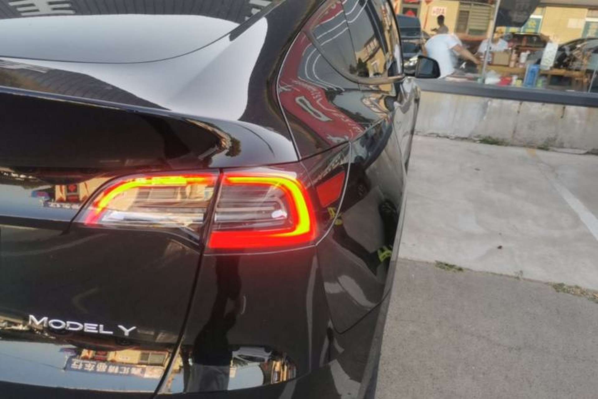 Used Tesla Model Y 2022 Rear-Wheel-Drive Version Right Rear Taillight