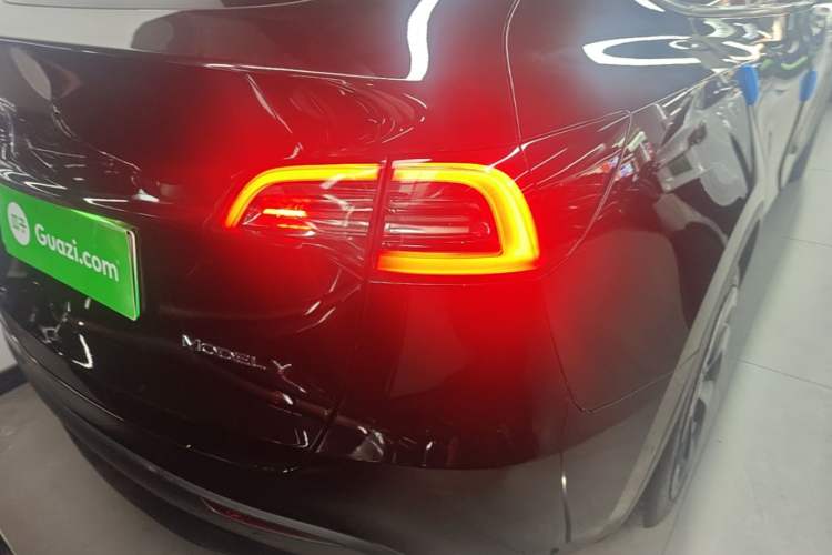 Used Tesla Model Y 2022 Revised Version Rear-Wheel Drive Right Rear Taillight