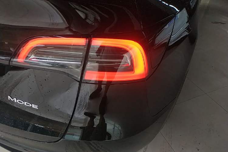 Used Tesla Model Y 2022 Revised Version Rear-Wheel Drive Right Rear Taillight