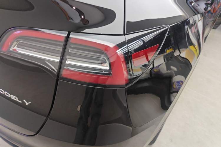 Used Tesla Model Y 2022 Revised Version Rear-Wheel Drive Right Rear Taillight
