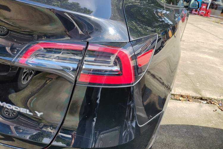 Used Tesla Model Y 2022 Revised Version Rear-Wheel Drive Right Rear Taillight