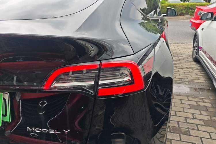 Used Tesla Model Y 2022 Revised Version Long-Range All-Wheel Drive Right Rear Taillight
