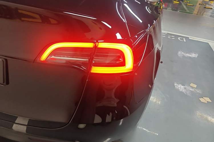 Used Tesla Model Y 2022 Revised Version Rear-Wheel Drive Right Rear Taillight