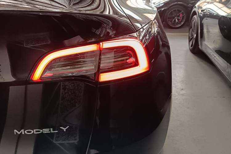 Used Tesla Model Y 2022 Revised Version Rear-Wheel Drive Right Rear Taillight