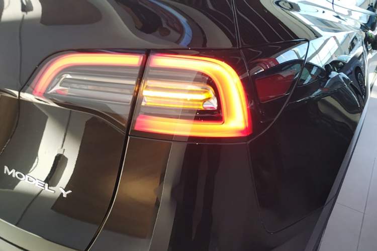 Used Tesla Model Y 2022 Revised Version Rear-Wheel Drive Right Rear Taillight
