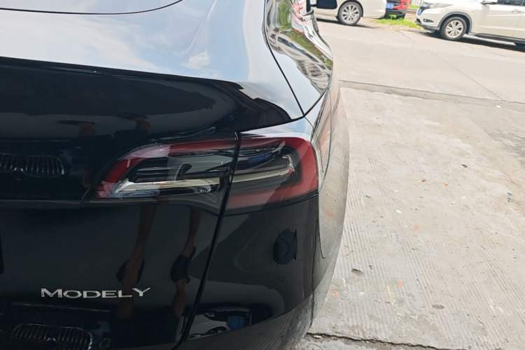 Used Tesla Model Y 2022 Revised Version Rear-Wheel Drive Right Rear Taillight