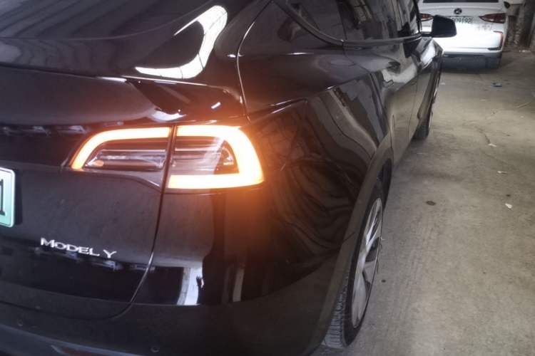 Used Tesla Model Y 2022 Revised Version Rear-Wheel Drive Right Rear Taillight