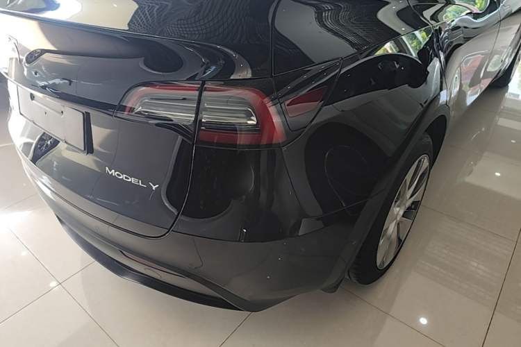 Used Tesla Model Y 2022 Revised Version Rear-Wheel Drive Right Rear Taillight