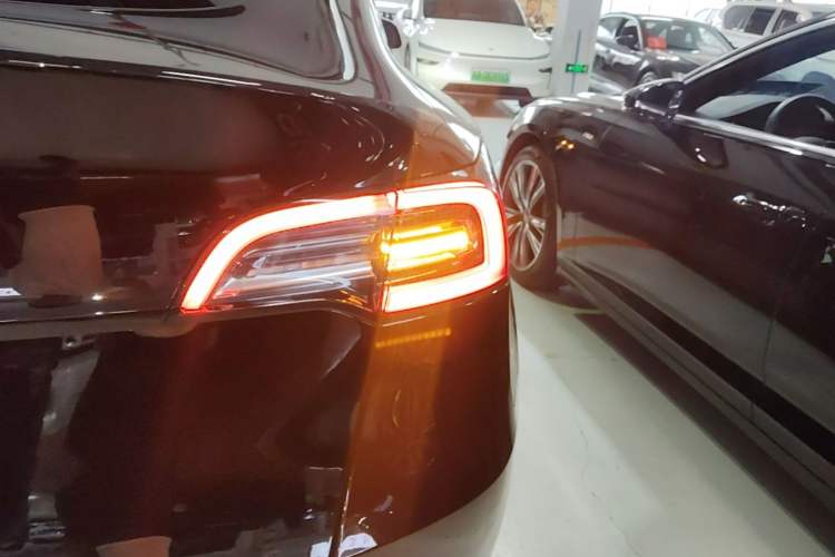 Used Tesla Model Y 2022 Revised Version Rear-Wheel Drive Right Rear Taillight