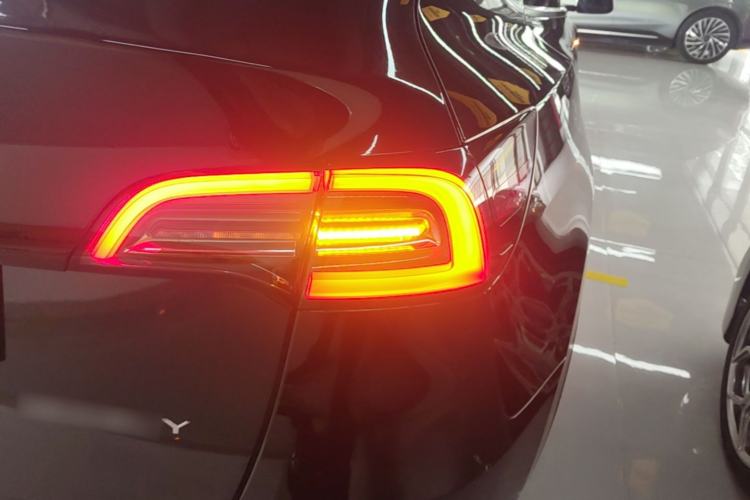 Used Tesla Model Y 2022 Rear-Wheel-Drive Version Right Rear Taillight
