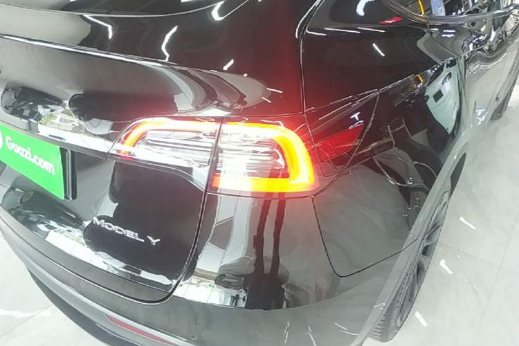 Used Tesla Model Y 2022 Rear-Wheel-Drive Version Right Rear Taillight