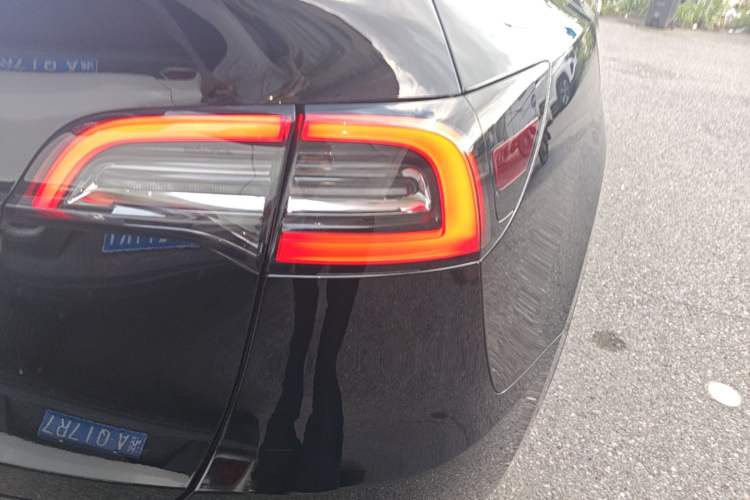 Used Tesla Model Y 2022 Rear-Wheel-Drive Version Right Rear Taillight