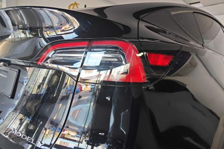 Used Tesla Model Y 2022 Rear-Wheel-Drive Version Right Rear Taillight