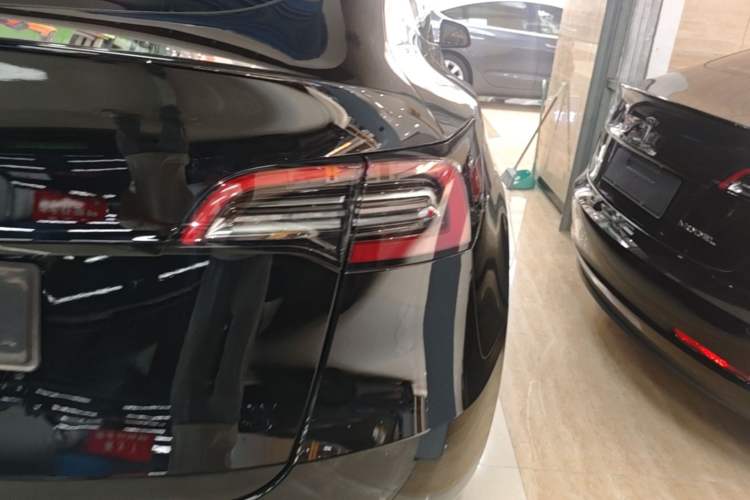 Used Tesla Model Y 2022 Revised Version Long-Range All-Wheel Drive Right Rear Taillight