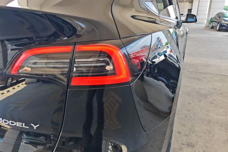 Used Tesla Model Y 2022 Rear-Wheel-Drive Version Right Rear Taillight