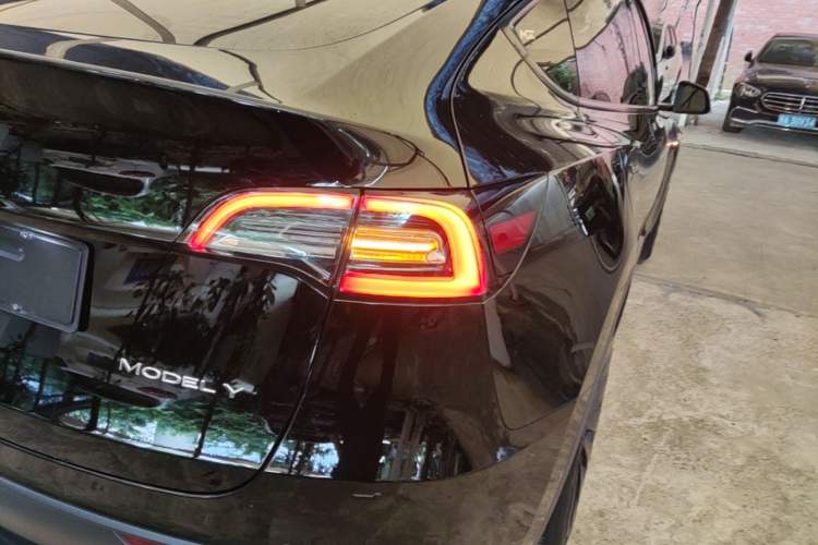 Used Tesla Model Y 2022 Revised Version Rear-Wheel Drive Right Rear Taillight