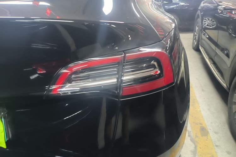 Used Tesla Model Y 2022 Rear-Wheel-Drive Version Right Rear Taillight