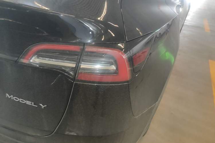Used Tesla Model Y 2022 Rear-Wheel-Drive Version Right Rear Taillight