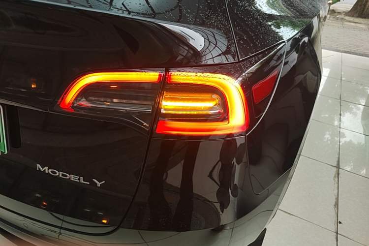 Used Tesla Model Y 2022 Revised Version Rear-Wheel Drive Right Rear Taillight