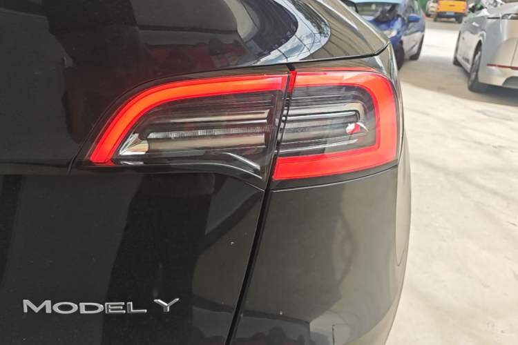 Used Tesla Model Y 2022 Rear-Wheel-Drive Version Right Rear Taillight