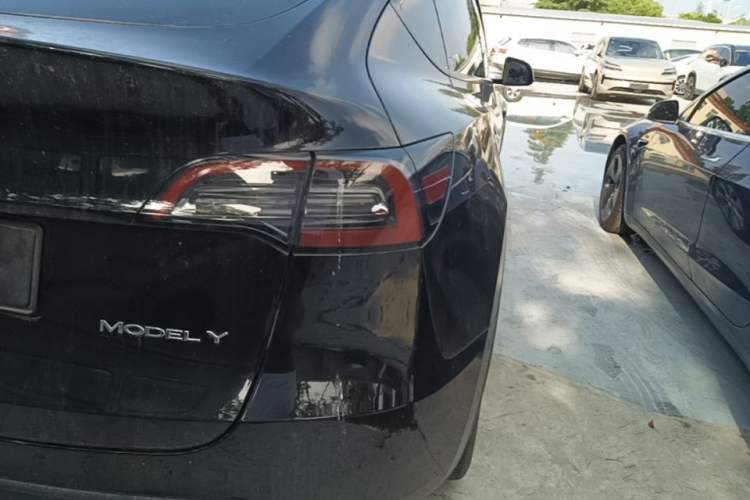 Used Tesla Model Y 2022 Rear-Wheel-Drive Version Right Rear Taillight