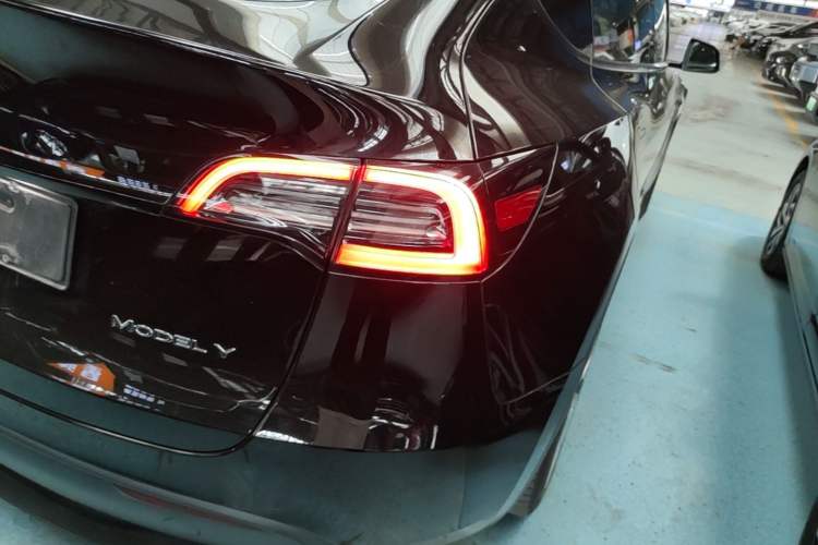 Used Tesla Model Y 2022 Revised Version Rear-Wheel Drive Right Rear Taillight