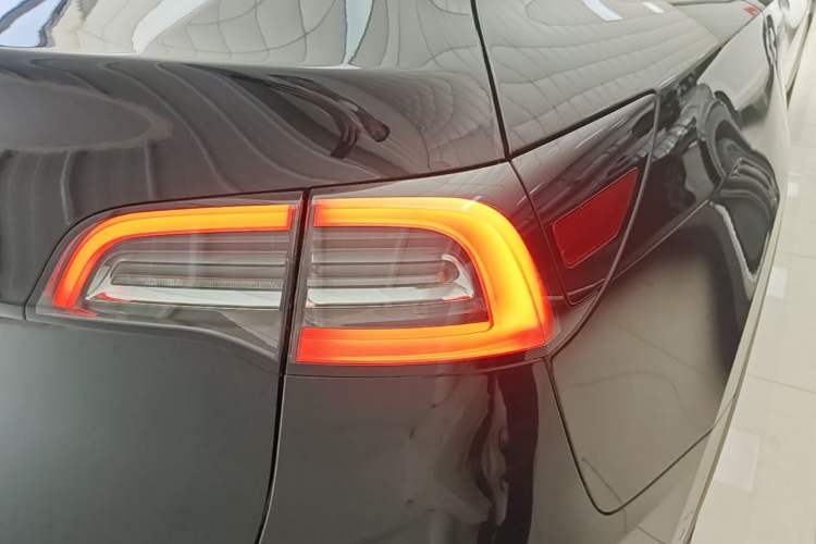 Used Tesla Model Y 2022 Revised Version Rear-Wheel Drive Right Rear Taillight