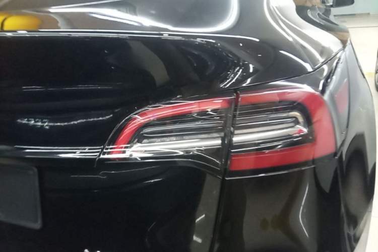 Used Tesla Model Y 2022 Revised Version Rear-Wheel Drive Right Rear Taillight
