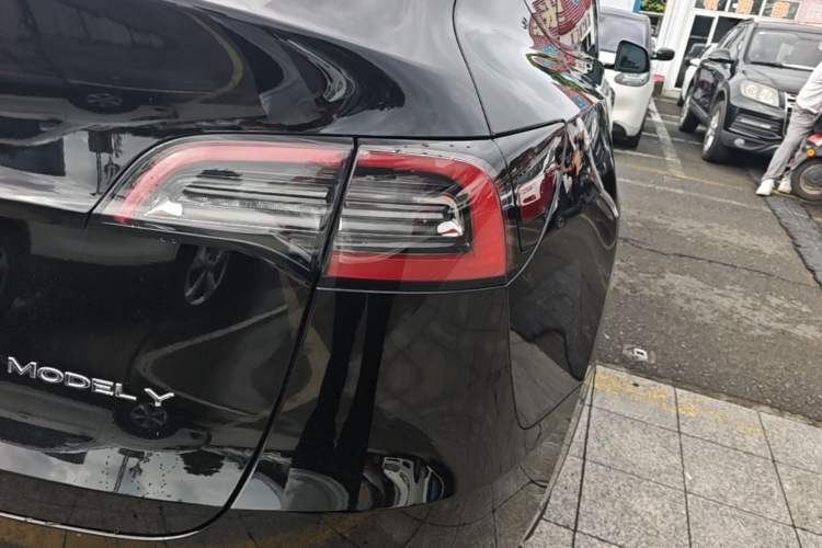 Used Tesla Model Y 2022 Revised Version Rear-Wheel Drive Right Rear Taillight