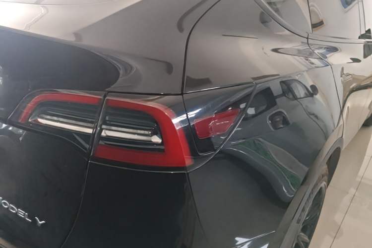 Used Tesla Model Y 2022 Revised Version Rear-Wheel Drive Right Rear Taillight