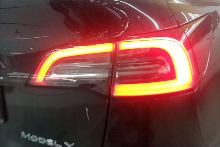 Used Tesla Model Y 2022 Rear-Wheel-Drive Version Right Rear Taillight