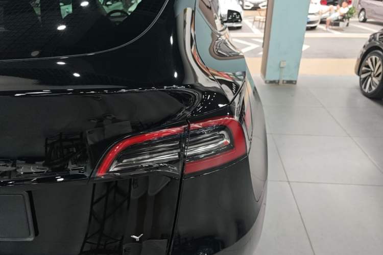 Used Tesla Model Y 2022 Revised Version Rear-Wheel Drive Right Rear Taillight