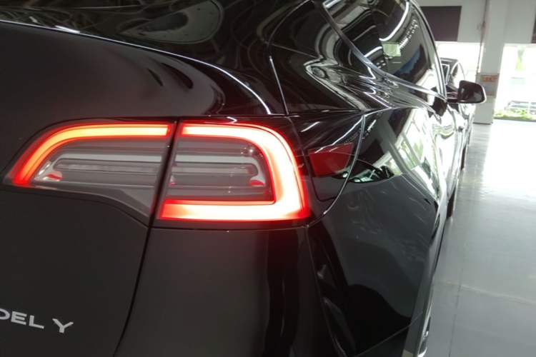 Used Tesla Model Y 2022 Revised Version Rear-Wheel Drive Right Rear Taillight