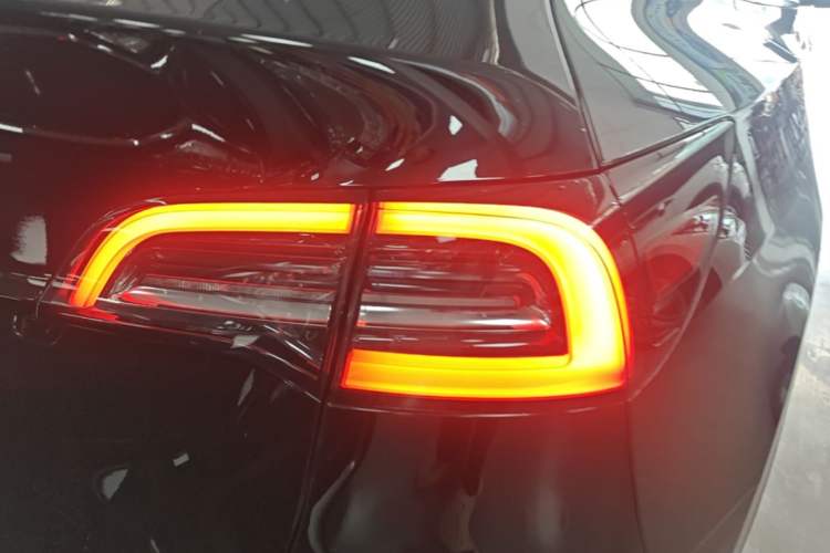 Used Tesla Model Y 2022 Revised Version Rear-Wheel Drive Right Rear Taillight