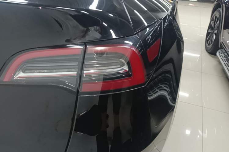 Used Tesla Model Y 2022 Rear-Wheel-Drive Version Right Rear Taillight