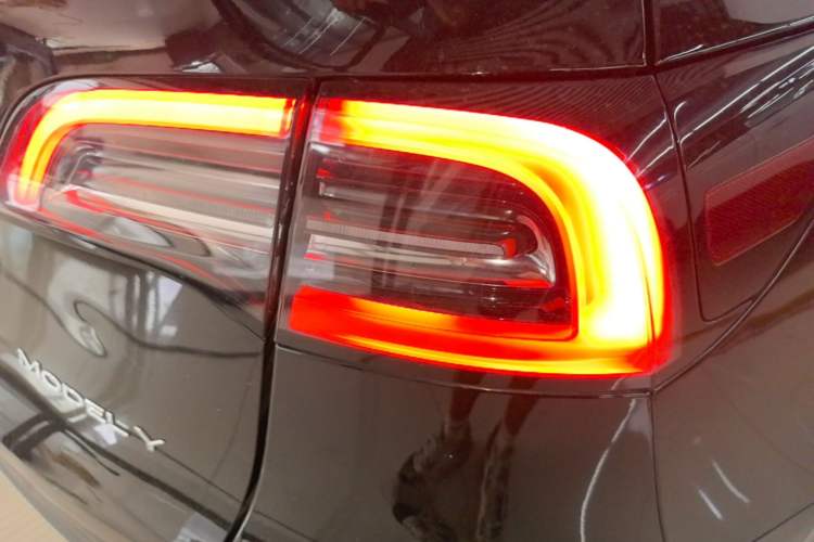 Used Tesla Model Y 2022 Revised Version Rear-Wheel Drive Right Rear Taillight