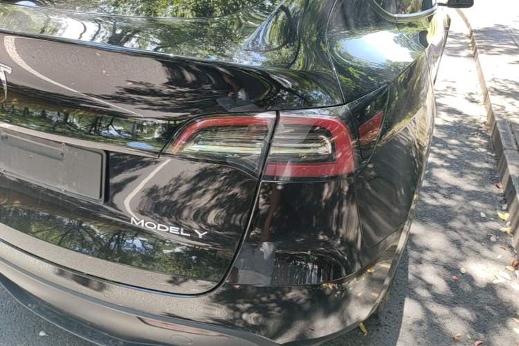 Used Tesla Model Y 2022 Rear-Wheel-Drive Version Right Rear Taillight