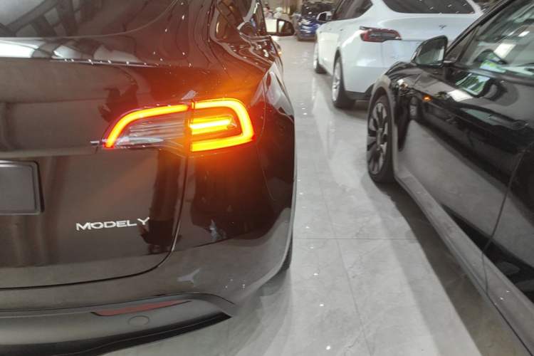 Used Tesla Model Y 2022 Revised Version Rear-Wheel Drive Right Rear Taillight