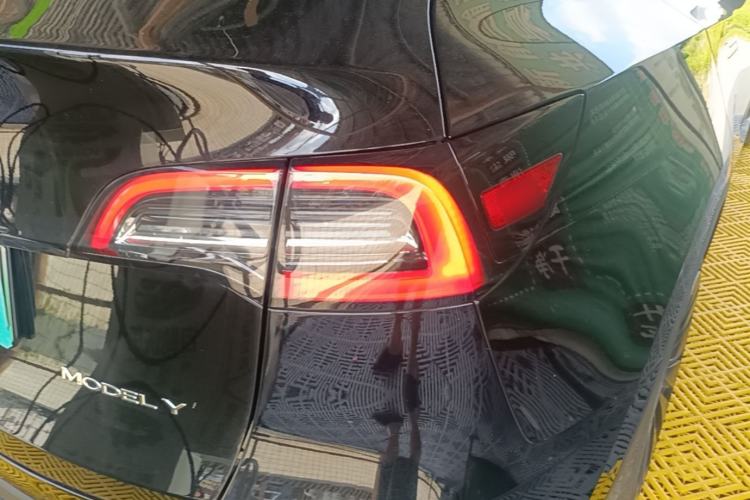 Used Tesla Model Y 2022 Revised Version Rear-Wheel Drive Right Rear Taillight