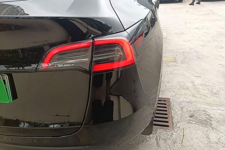 Used Tesla Model Y 2022 Revised Version Rear-Wheel Drive Right Rear Taillight