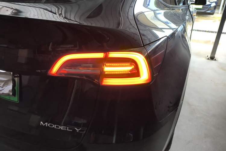 Used Tesla Model Y 2022 Revised Version Long-Range All-Wheel Drive Right Rear Taillight