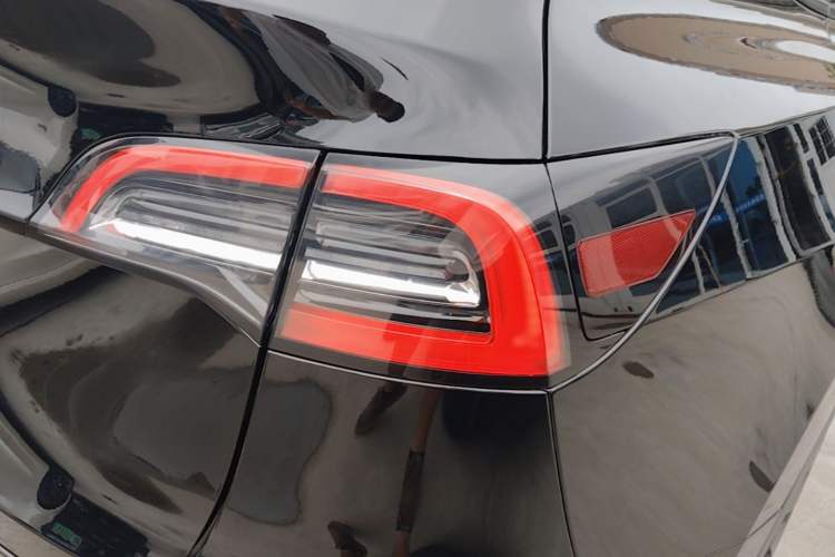 Used Tesla Model Y 2022 Revised Version Rear-Wheel Drive Right Rear Taillight