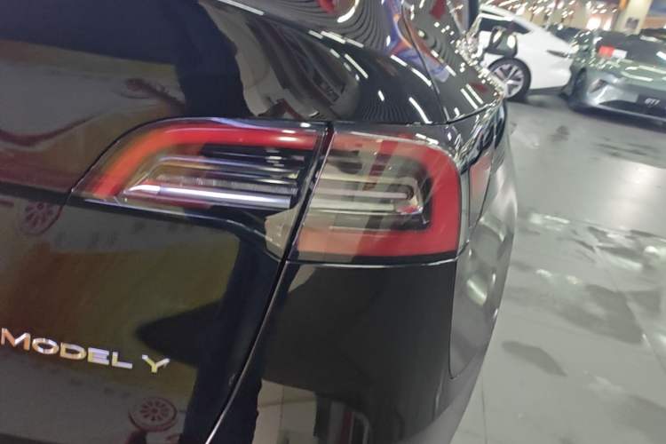Used Tesla Model Y 2022 Rear-Wheel-Drive Version Right Rear Taillight