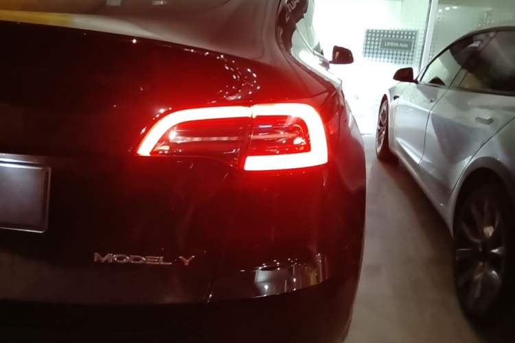 Used Tesla Model Y 2022 Rear-Wheel-Drive Version Right Rear Taillight