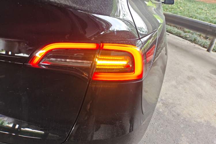 Used Tesla Model Y 2022 Revised Version Rear-Wheel Drive Right Rear Taillight